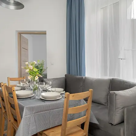 Eleganckie I Stylowe Niedaleko Rynku W Poznaniu By Renters * Poznan